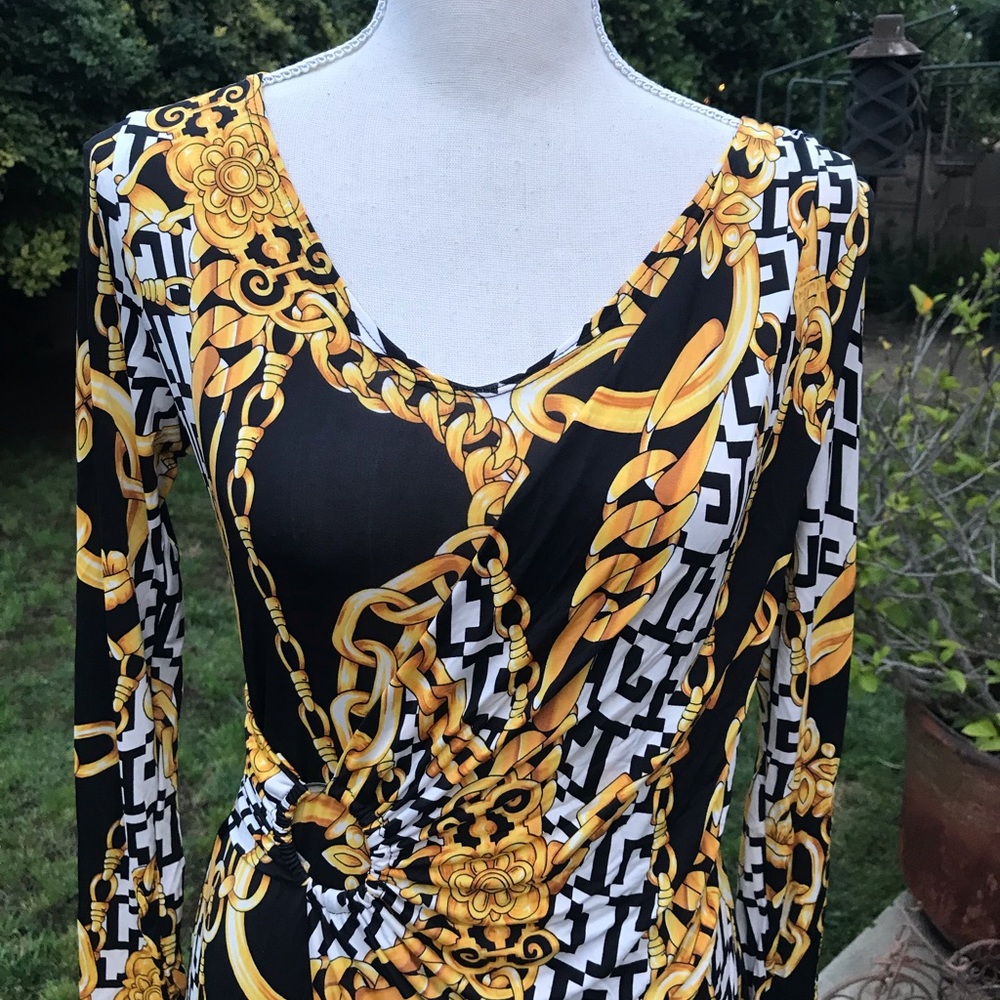 Chain pattern Designer Dress - Picture 3 of 8